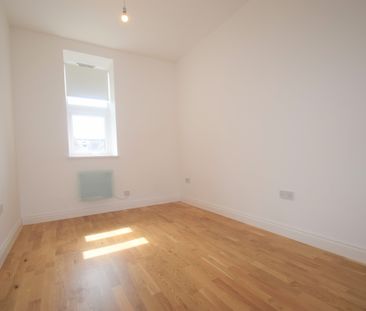 Northfield House, Southend On Sea, Essex, SS2 - Photo 3