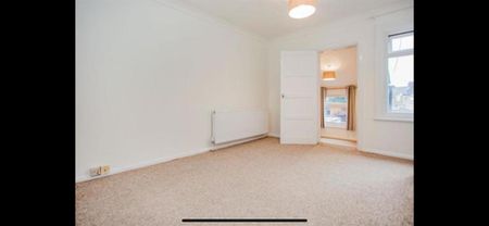 Sandringham Road, Watford - Photo 2