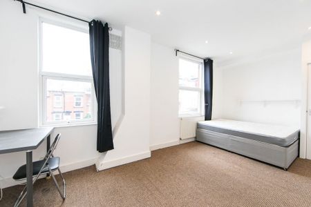 Martin Terrace, Burley, Leeds - Photo 5