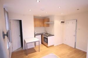 Studio to rent - Photo 3