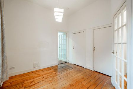 5 bedroom semi-detached house to rent - Photo 3