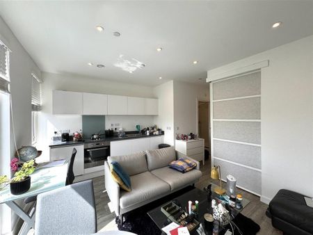 1 bedroom flat to rent - Photo 3