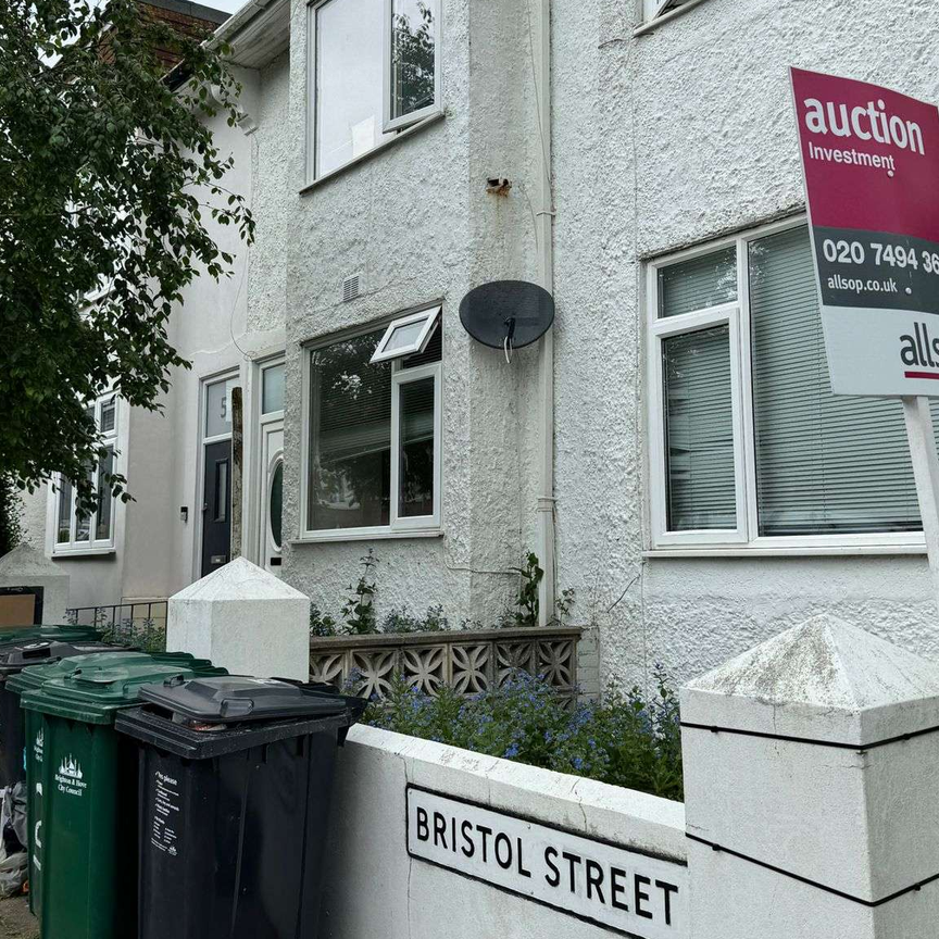 A Good House Share in Brighton Room 3 - Photo 1