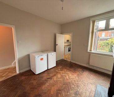 2 bedroom end of terrace house to rent - Photo 5
