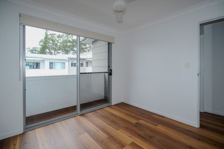 Spacious Modern Living in the Heart of Parkinson - Photo 3