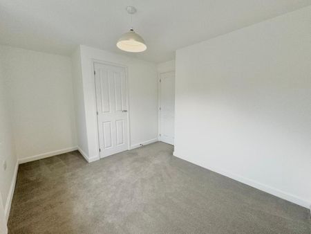 2 bedroom semi-detached house to rent - Photo 5