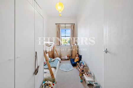 2 bedroom Flat To Let - Photo 4