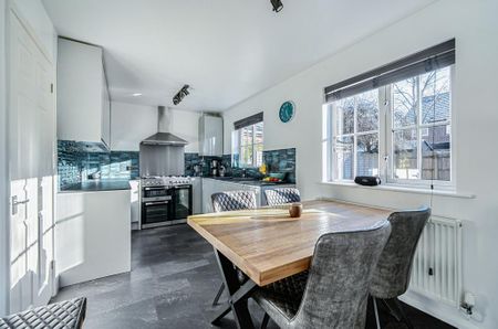 3 bedroom terraced house to rent - Photo 5