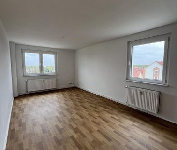 Helle und geräumige 2 Raum Wohnung - Photo 3
