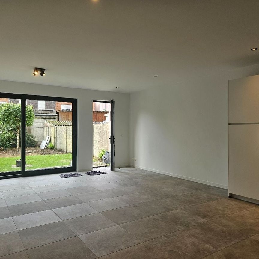 Huis te huur in Mol voor € 1.300 met 3 slaapkamers - Photo 1