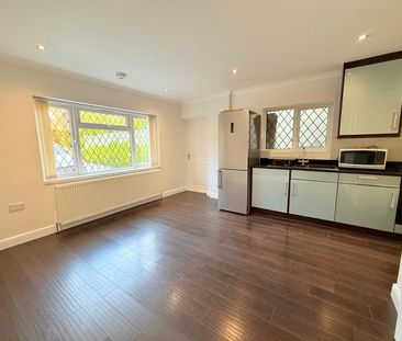 Elsenwood Crescent, Camberley, GU15 - Photo 1