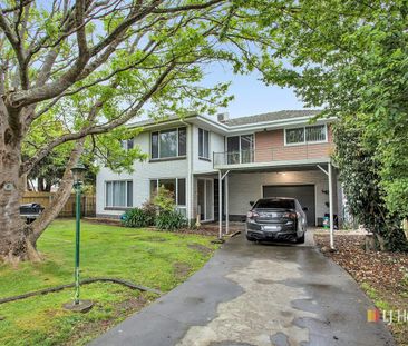 Five Bedrooms - Photo 4