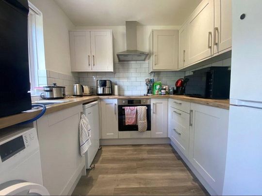 3 bedroom end of terrace house to rent - Photo 1