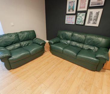 3 bedroom flat to rent - Photo 2