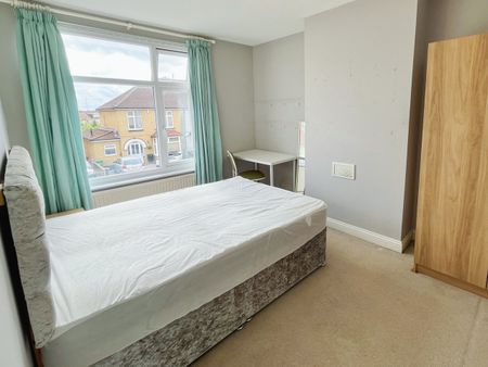 6 Bed Semi-Detached House, Northville Road, BS7 - Photo 5