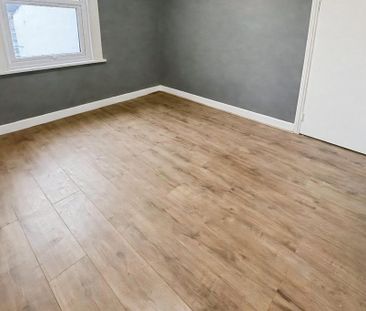 4 bedroom terraced house to rent - Photo 2