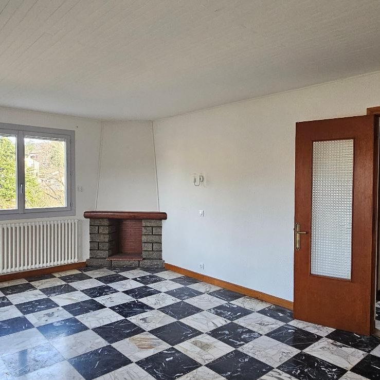 Location Maison 5 pièces 118m² CHOMERAC 07210 - Photo 1