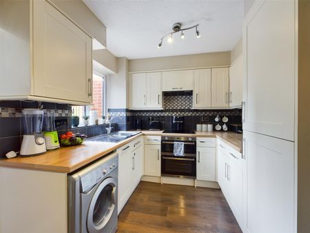 Graveney Road, Maidenbower - Photo 5