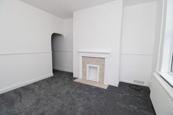 To Let 2 Bed Mid Terraced House - Photo 1