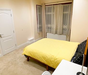 Room in a Shared House, Westbury Terrace, E7 - Photo 4