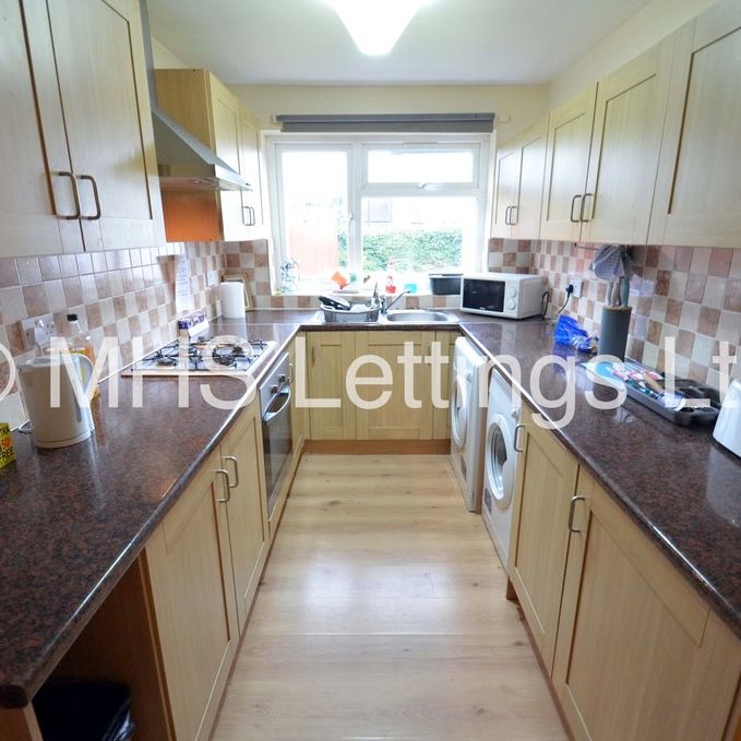 7 Newport View, Leeds, LS6 3BX - Photo 1