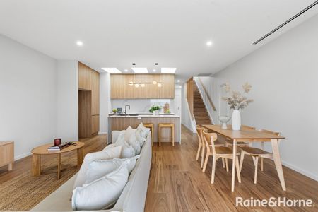 Available now|Coastal Luxury|Close to CBD - Photo 2