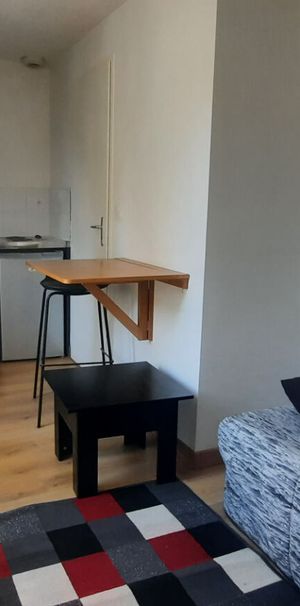Location Appartement 1 pièce 12m² - Photo 1