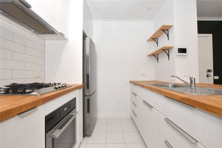 22/79 Whiteman Street - Photo 3
