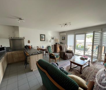 Location Appartement 3 pièces 64m² AUBAGNE 13400 - Photo 3