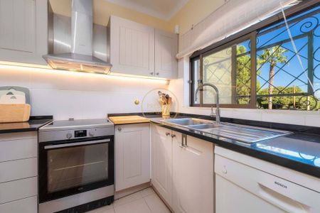 Luxury Villa for rent in Loulé, Distrito de Faro - Photo 3