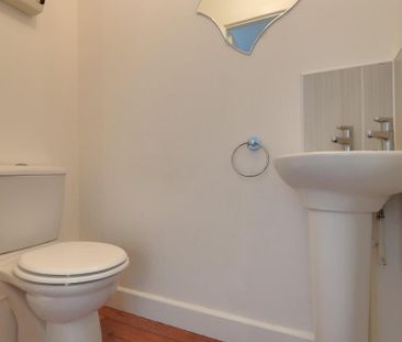 3 bedroom semi-detached house to rent - Photo 6