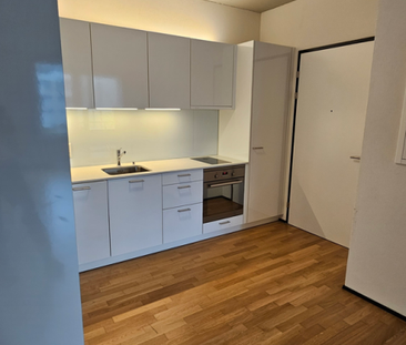 zentral gelegen - 1.5 Zimmer Wohnung im Gleis 1 in Suhr - Photo 4