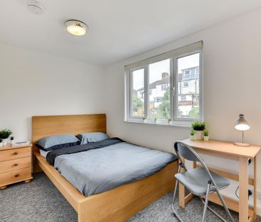 1 bedroom in a house share to rent - Photo 4