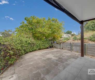 NEAT LOW MAINTENANCE 3 BEDROOM HOME WITH LOCK UP GARAGE - Photo 6