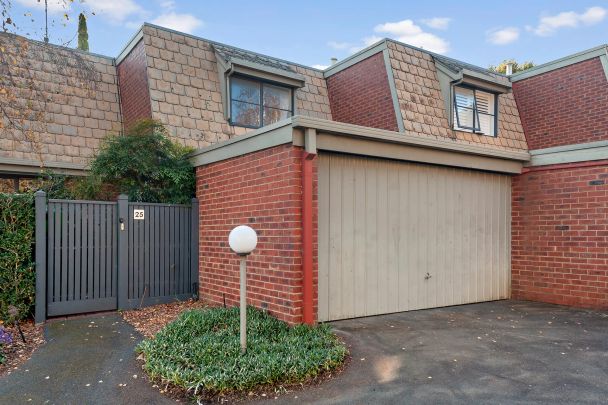 Inner City Lifestyle Perfection – Updated throughout! - Photo 1