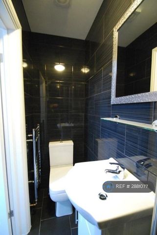 1 bedroom in a house share to rent - Photo 5