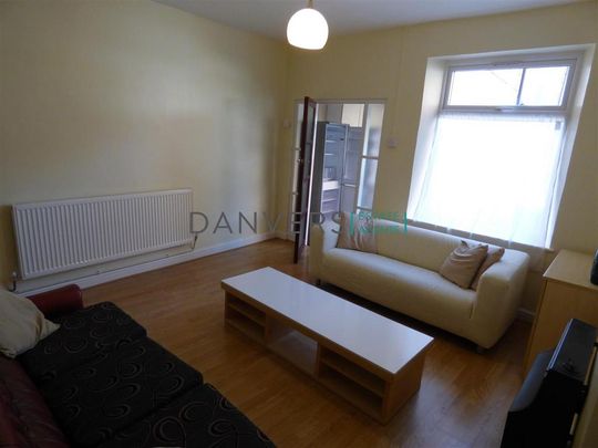 4 bedroom terraced house to rent - Photo 1