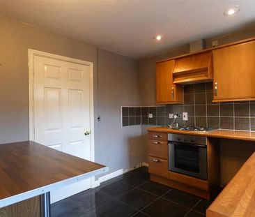 2 bedroom end of terrace house to rent - Photo 4