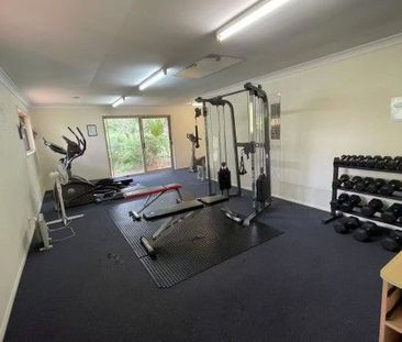 Spacious 3-Bed Villa in Resort style complex â 2 Weeks Rent-Free! - Photo 3