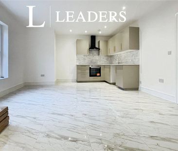 2 bedroom apartment to rent East Street, Rochford, Essex, SS4 - Photo 2