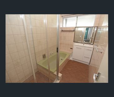 NEAT HOUSE CLOSE TO ALL AMENITIES - Photo 4