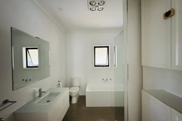 11 Day Avenue, - Photo 1