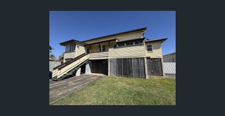 Spacious Unit - Photo 2