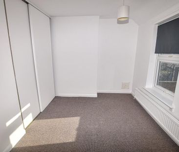 2 bedroom semi-detached house to rent - Photo 4