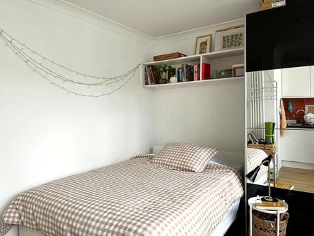 Studio Flat, Tresham Crescent, NW8 - Photo 2