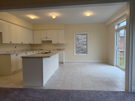 For Lease - 29 North Garden Boulevard, Scugog, Ontario - Photo 2