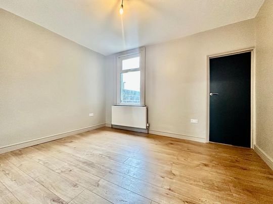 4 bedroom terraced house to rent - Photo 1