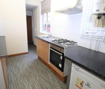 4 bedroom terraced house to rent - Photo 3