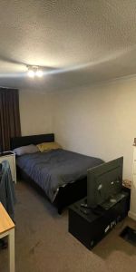 1 bedroom in Coningsby, Bracknell - Photo 4