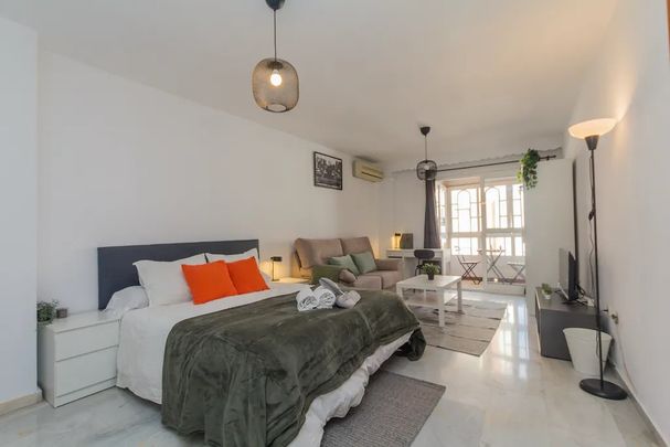 Calle Martínez de la Rosa, Málaga, Andalusia 29010 - Photo 1